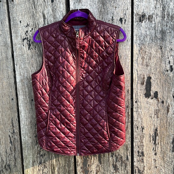 Van Heusen Vest. 💕 - Picture 2 of 6